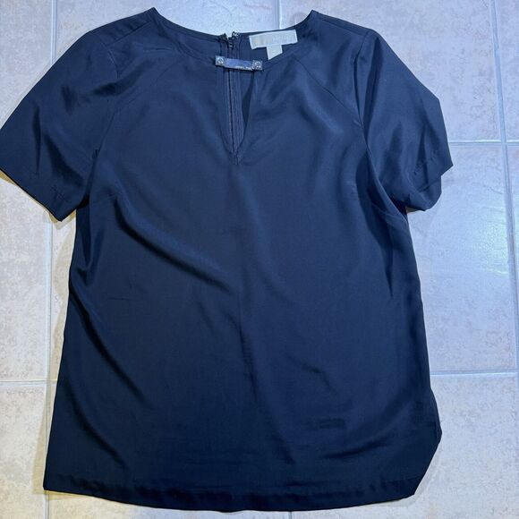 MK Black Short Sleeve Top Blouse Women’s Size 4 Michael Kors Solid Black Keyhole - Picture 1 of 5